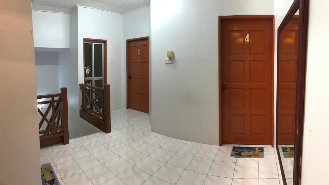 Ruhani Homestay 3 Kb - 4 Bedroom Fully Airconditioned With Wifi & Netflix Кота Бару Екстериор снимка