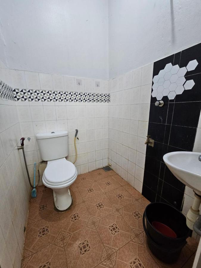 Ruhani Homestay 3 Kb - 4 Bedroom Fully Airconditioned With Wifi & Netflix Кота Бару Екстериор снимка