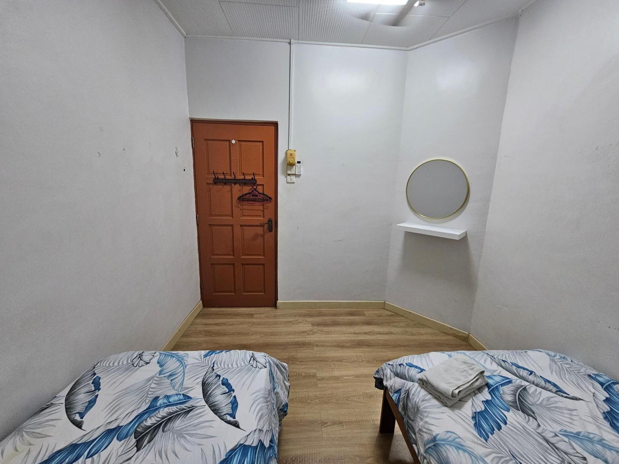 Ruhani Homestay 3 Kb - 4 Bedroom Fully Airconditioned With Wifi & Netflix Кота Бару Екстериор снимка