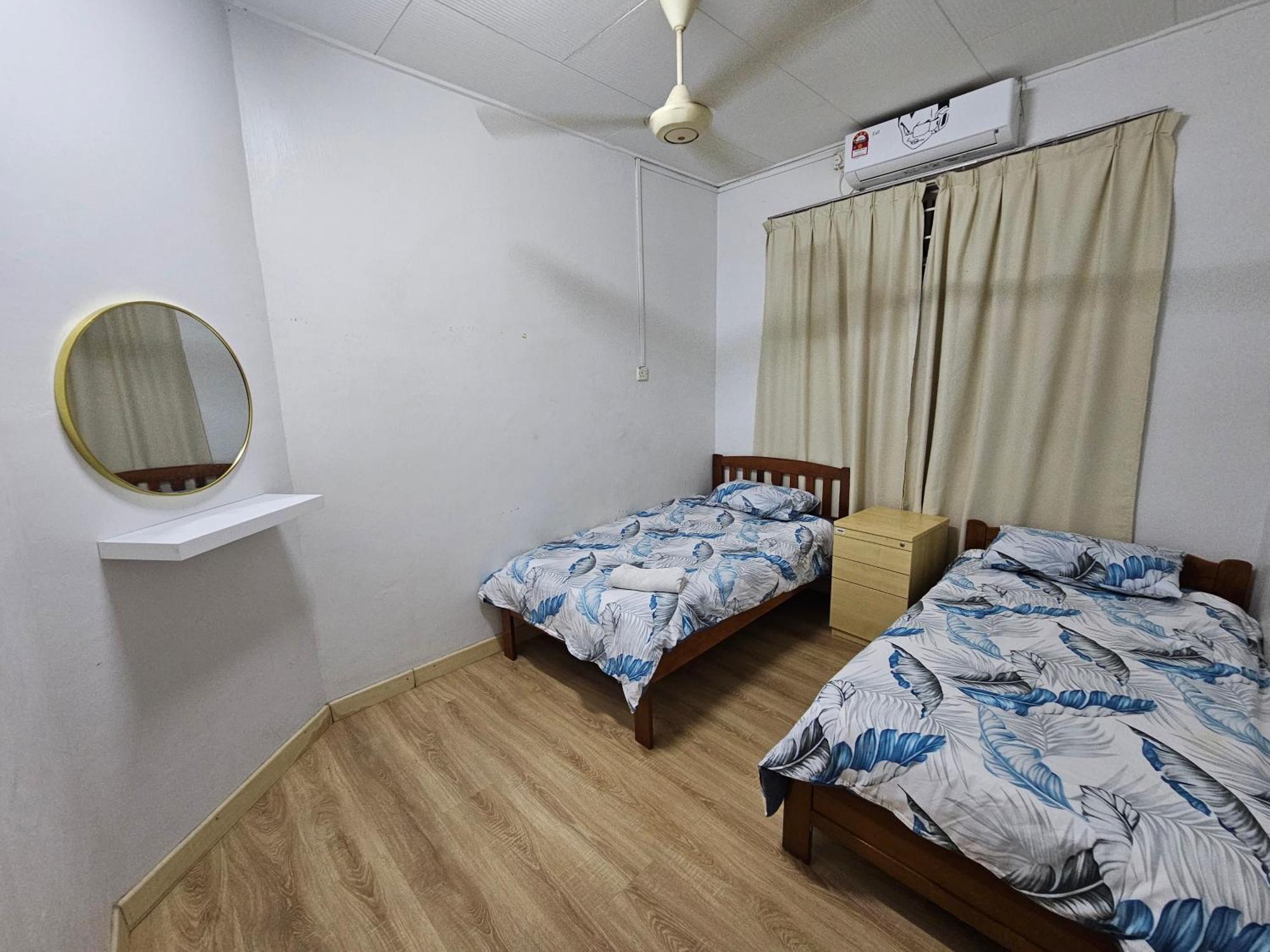 Ruhani Homestay 3 Kb - 4 Bedroom Fully Airconditioned With Wifi & Netflix Кота Бару Екстериор снимка