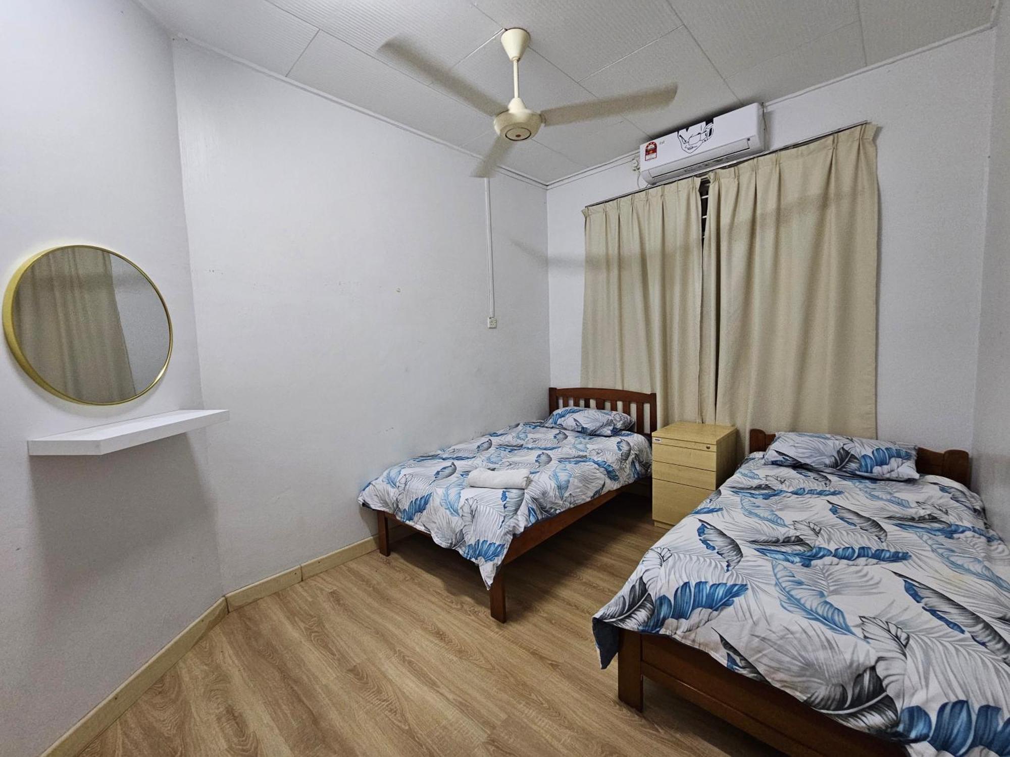 Ruhani Homestay 3 Kb - 4 Bedroom Fully Airconditioned With Wifi & Netflix Кота Бару Екстериор снимка