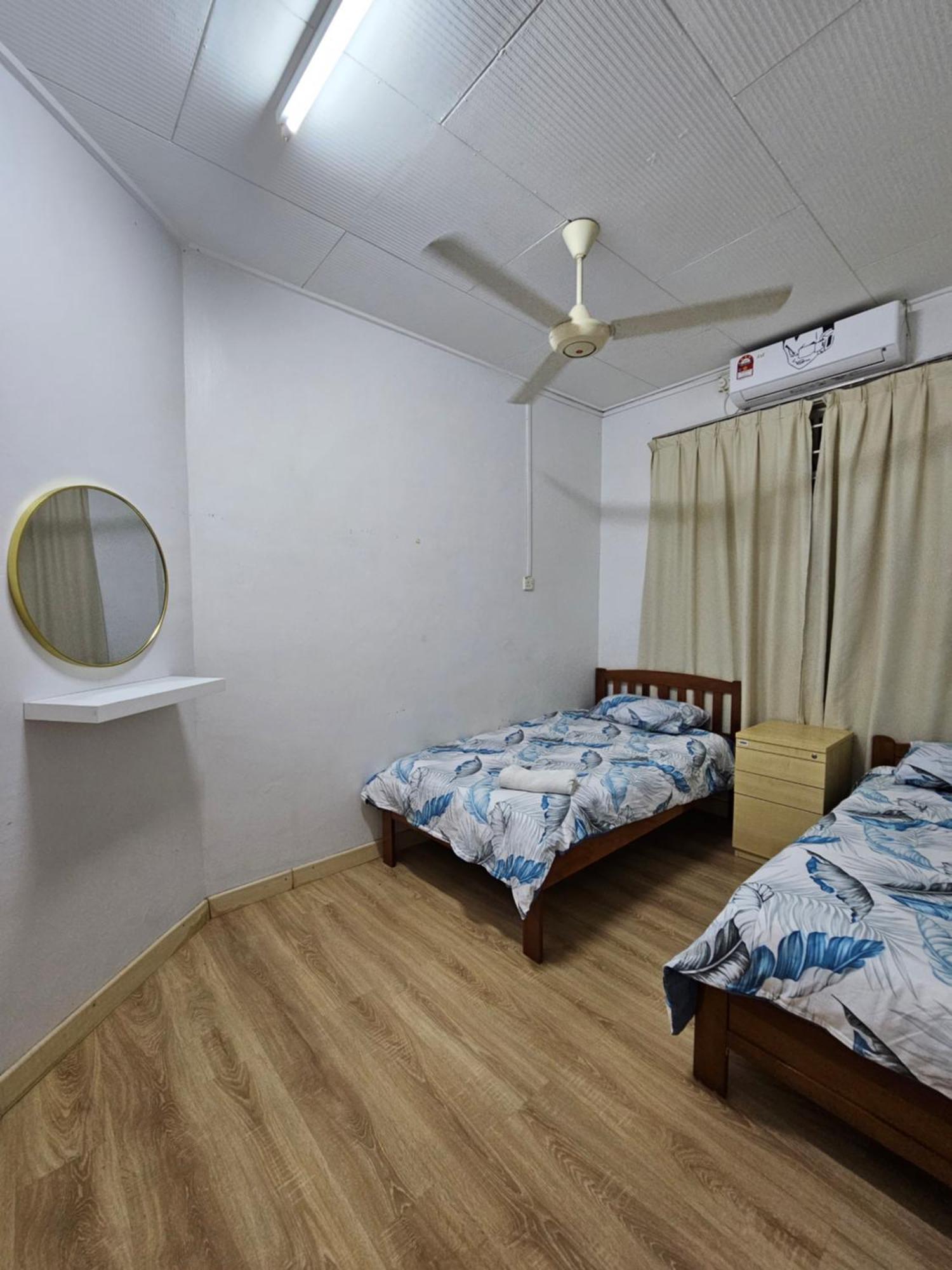 Ruhani Homestay 3 Kb - 4 Bedroom Fully Airconditioned With Wifi & Netflix Кота Бару Екстериор снимка