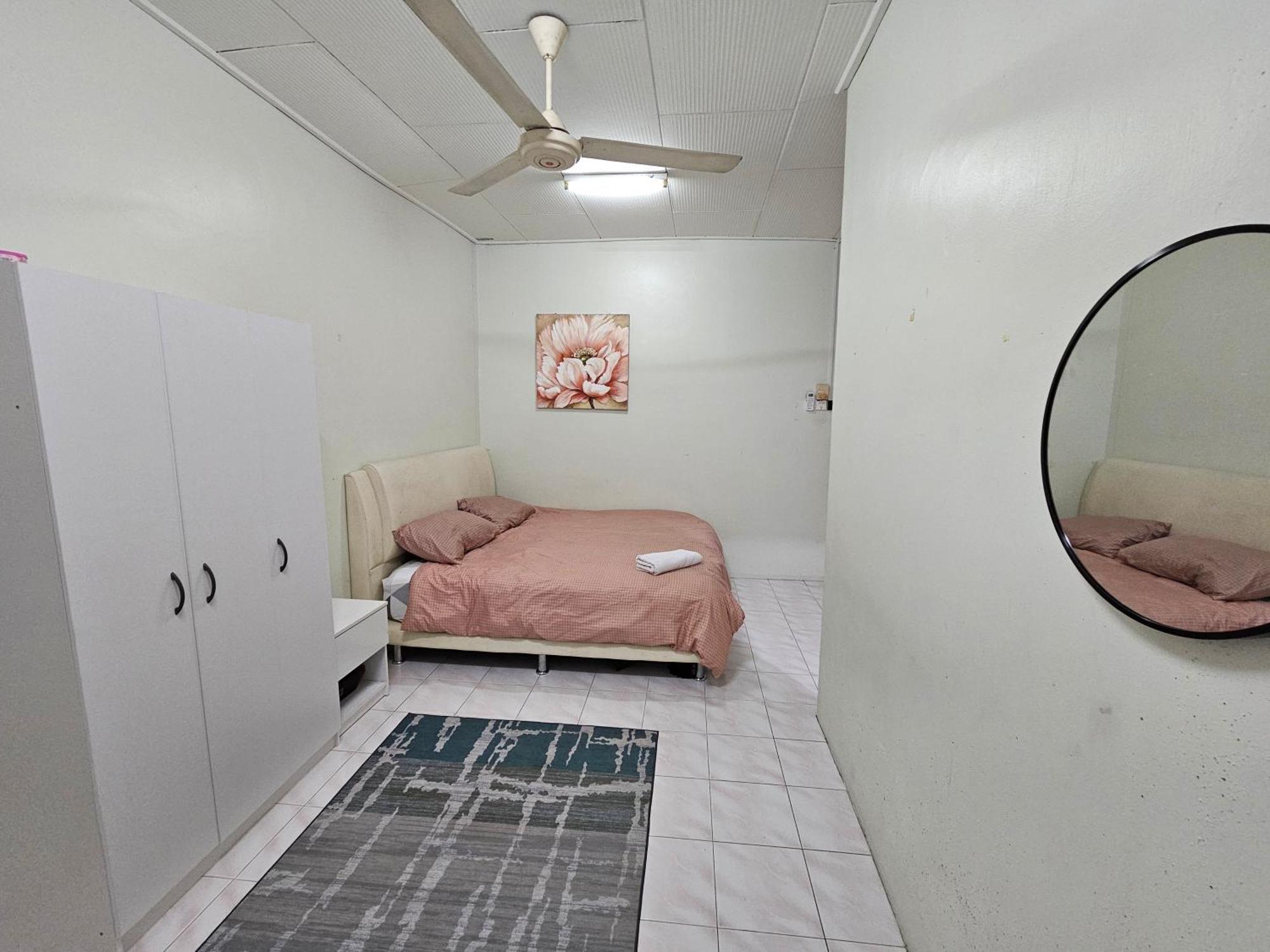 Ruhani Homestay 3 Kb - 4 Bedroom Fully Airconditioned With Wifi & Netflix Кота Бару Екстериор снимка