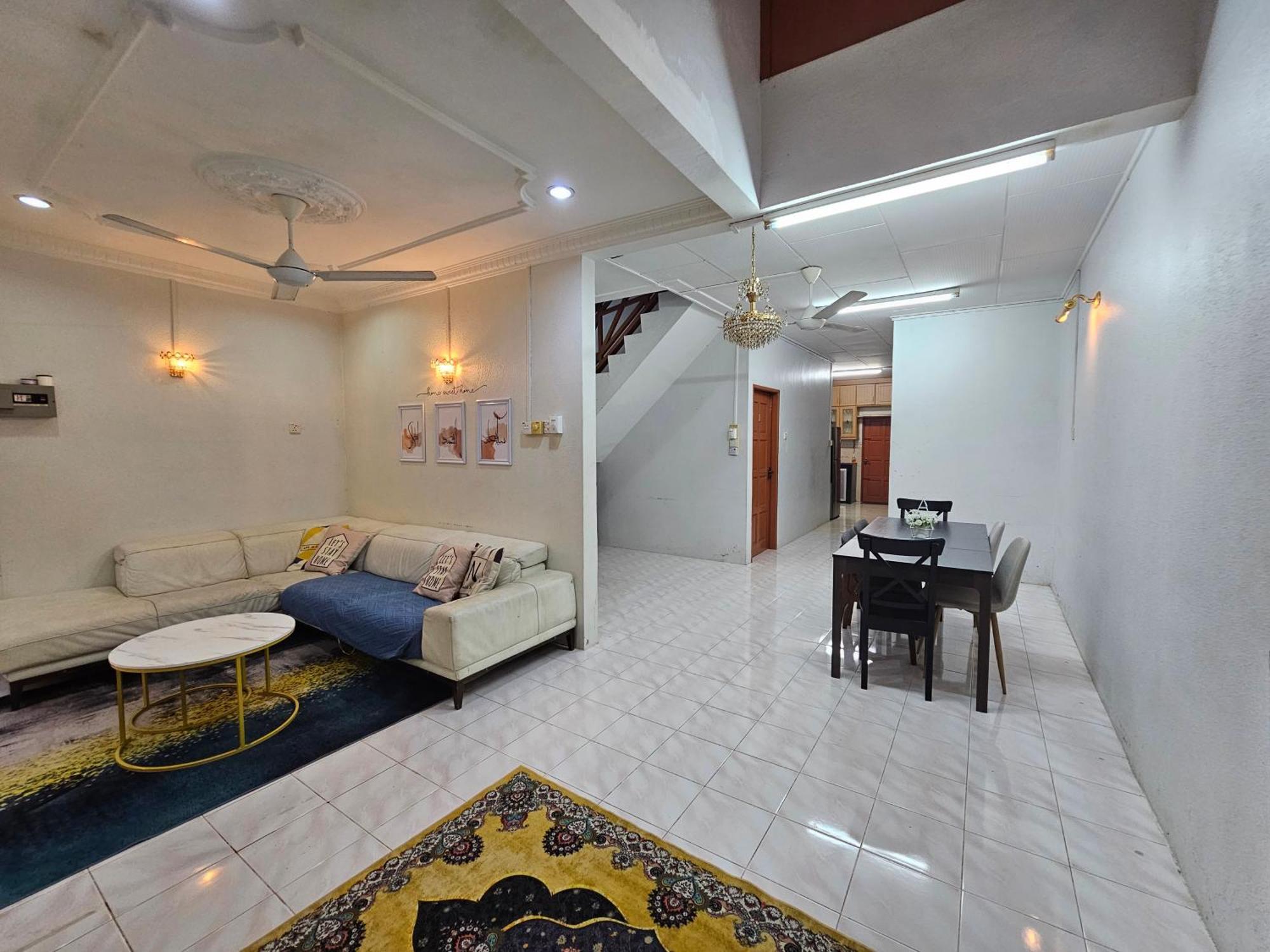 Ruhani Homestay 3 Kb - 4 Bedroom Fully Airconditioned With Wifi & Netflix Кота Бару Екстериор снимка