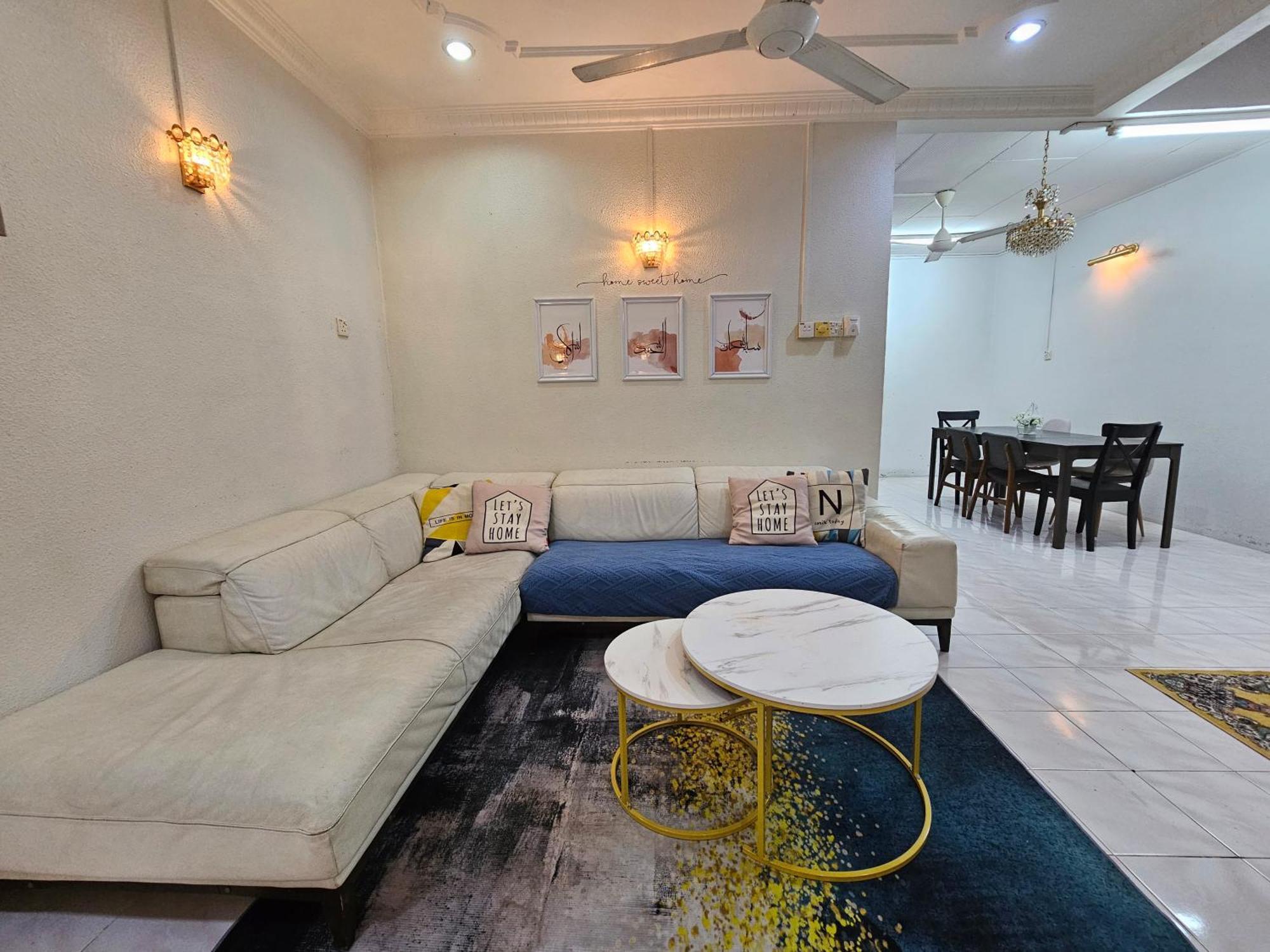 Ruhani Homestay 3 Kb - 4 Bedroom Fully Airconditioned With Wifi & Netflix Кота Бару Екстериор снимка