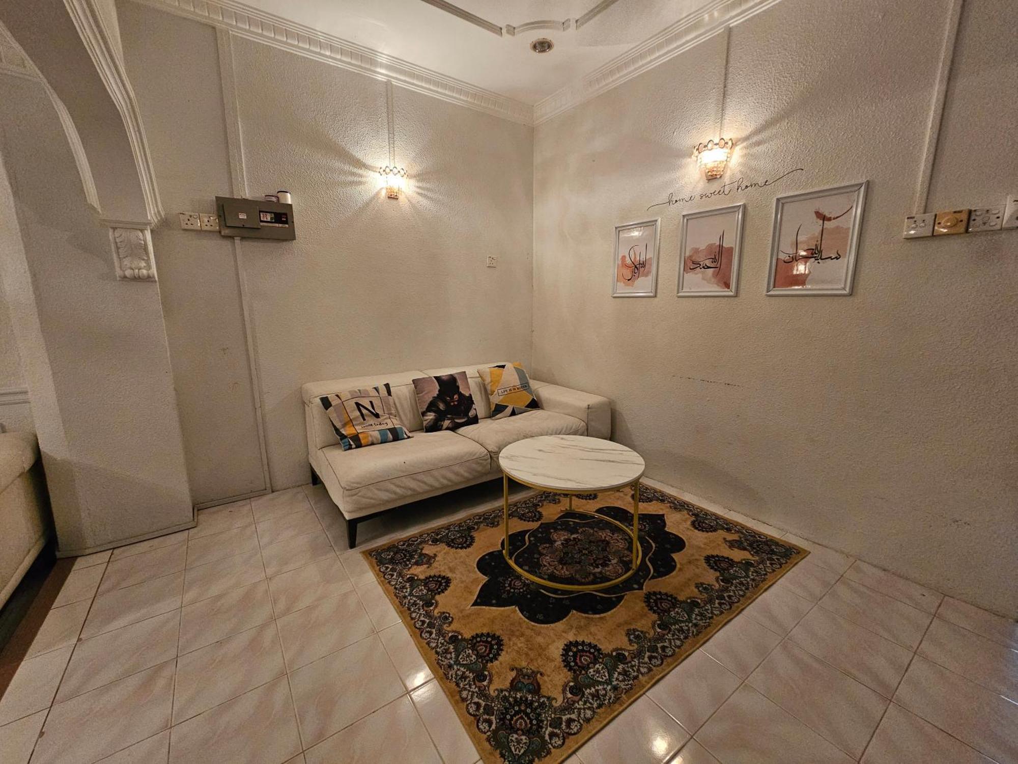 Ruhani Homestay 3 Kb - 4 Bedroom Fully Airconditioned With Wifi & Netflix Кота Бару Екстериор снимка